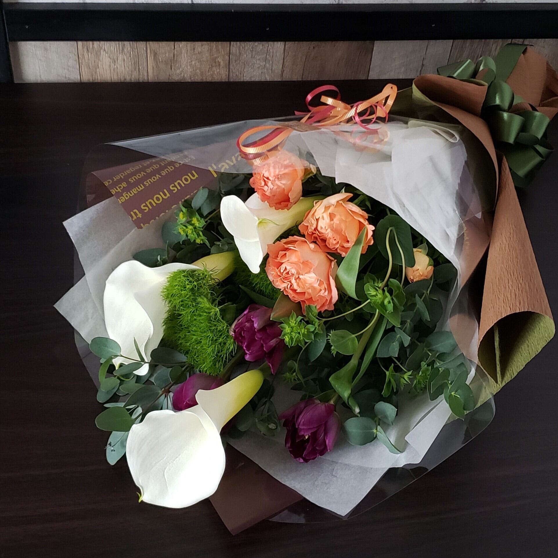 カラーの大人かっこいい花束 大人でちょっと個性的なお花屋さん Flower Green Holopono ホロポノ