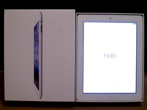 美品◆Apple iPad iパッド 第3世代 16GB Retina MD328J/A Wi-Fi