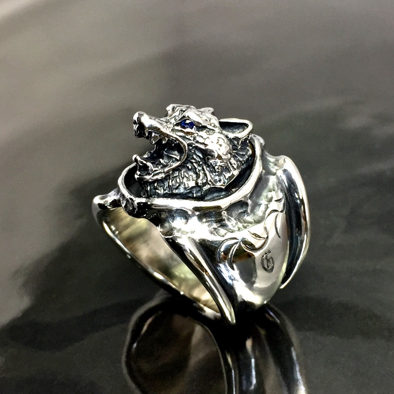 WOLF RING with SAPPHIRE / ウルフリング・サファイアアイズ