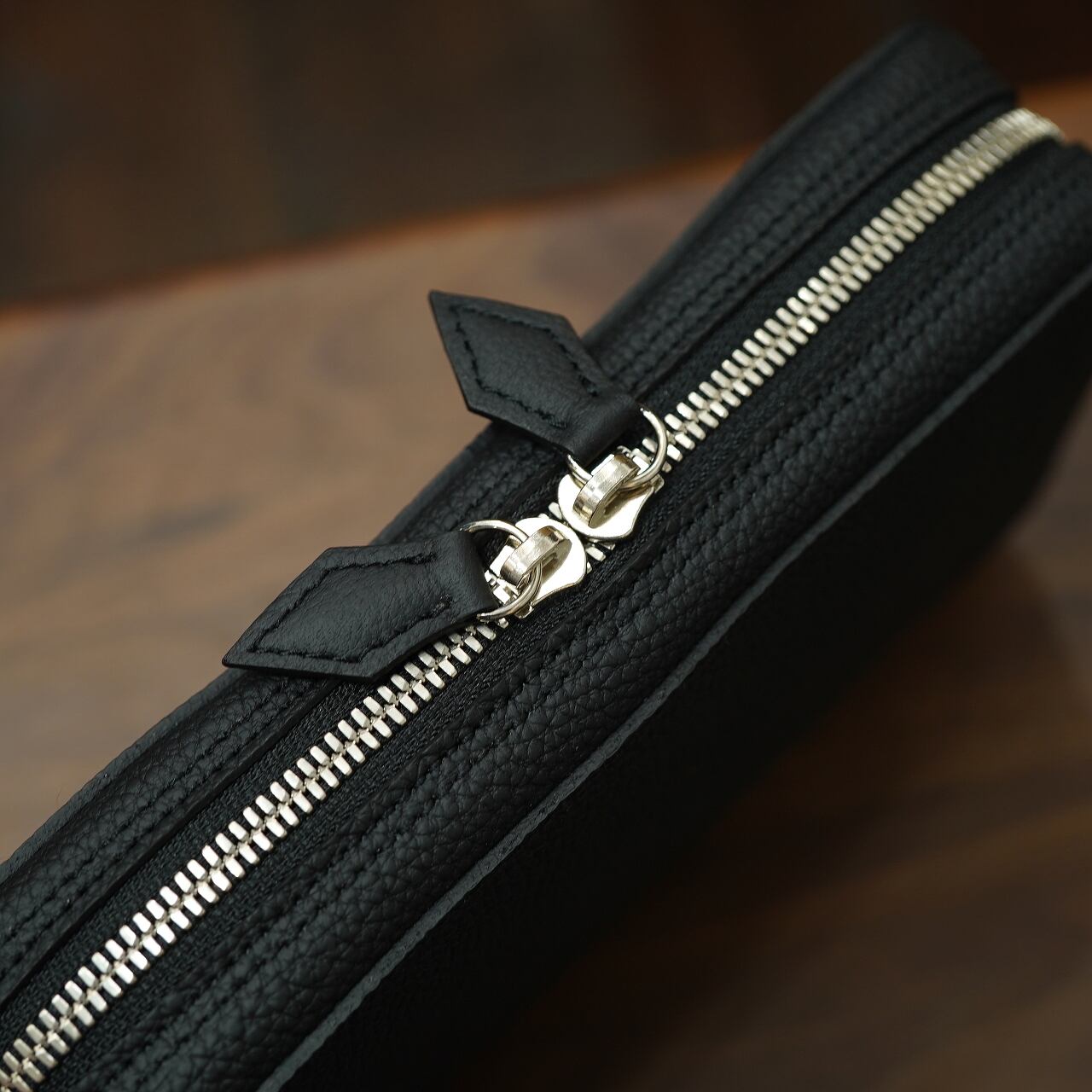 極美品✨ ル・ボナー ハンドバッグ ポーチ ピッコロ シュランケンカーフ ポーチ・ピッコロ」超高級皮革でも作っちゃったぁ〜 - ル・ボナー