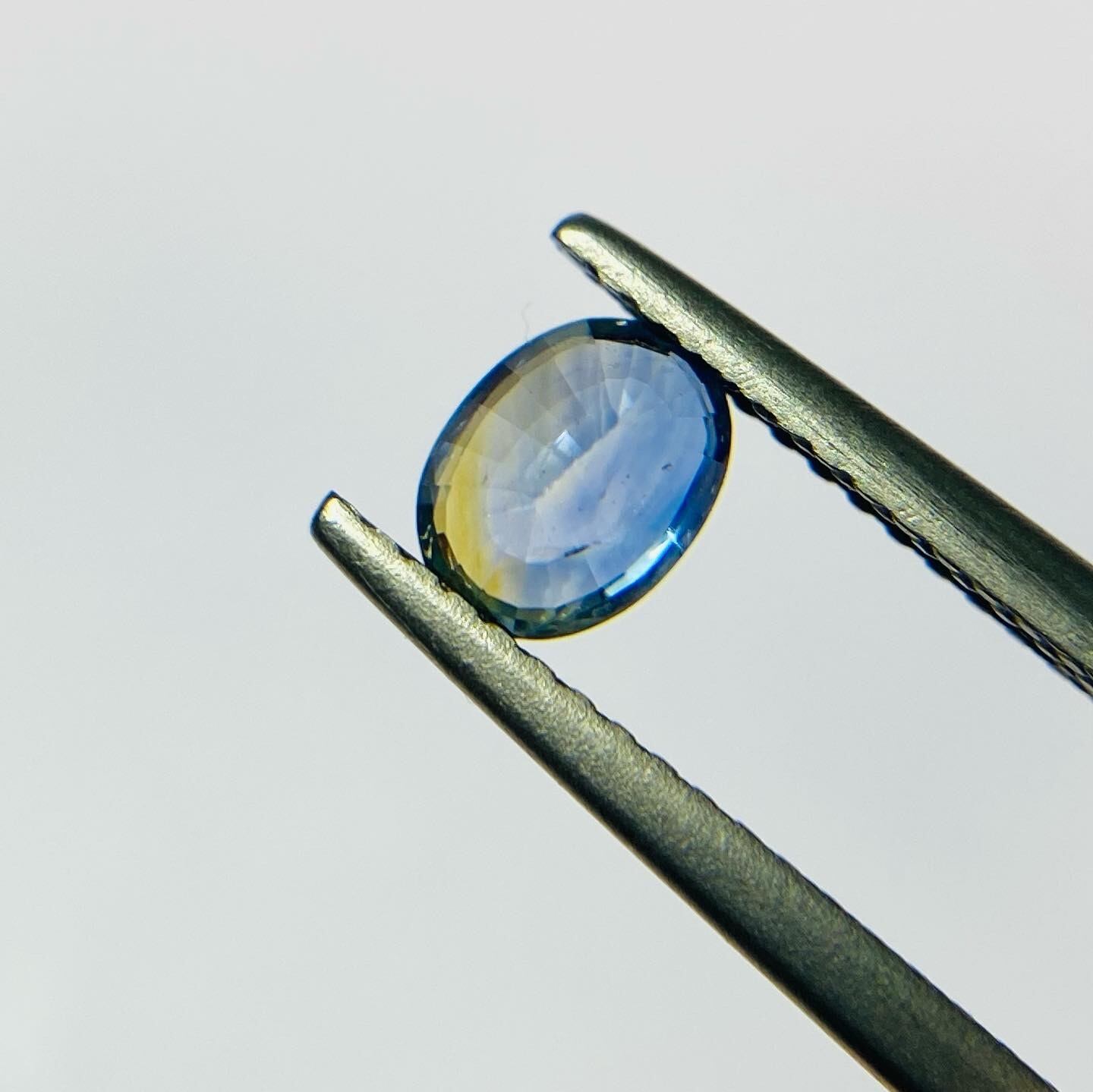 アイリスカラーのサファイア