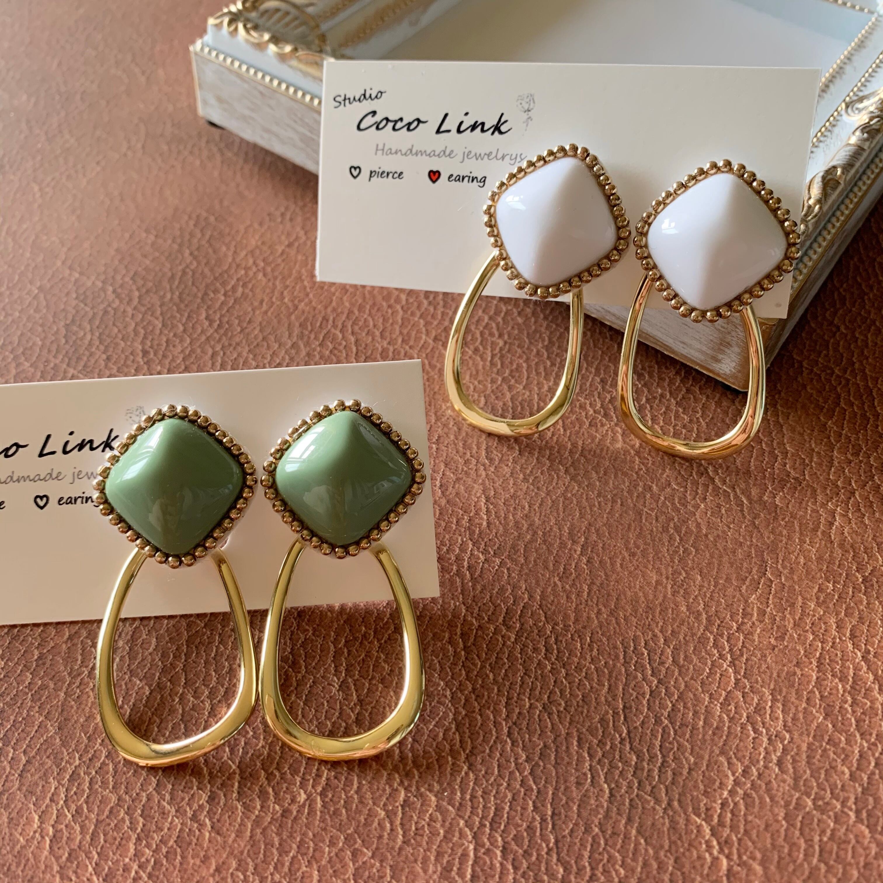 カルラ 2way スクエアカボションとメタリックリング ピアス