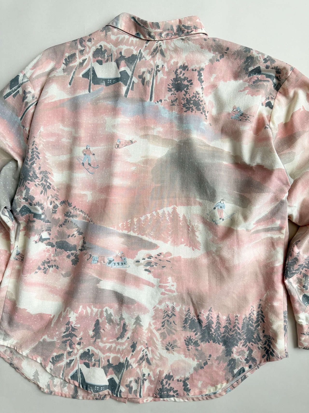 ski-resort landscape shirt - 18