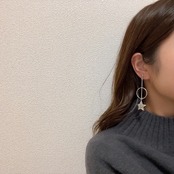 キラキラ星のアシンメトリーピアス / イヤリング / サージカルステンレス