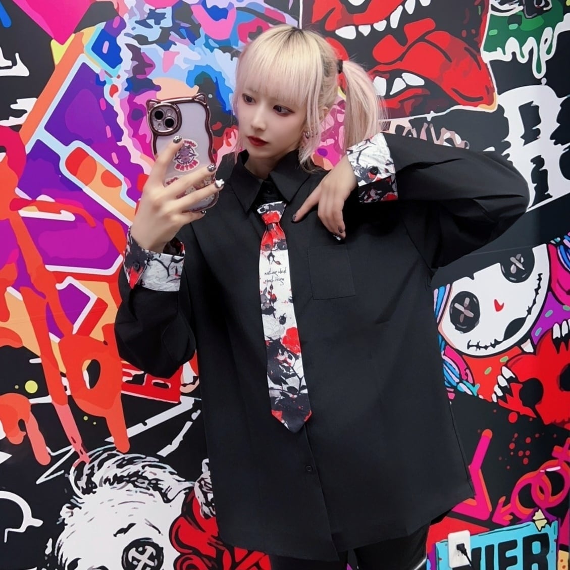 ネクタイ付きロングシャツ —ROSE GRAPHIC— | NIER CLOTHING