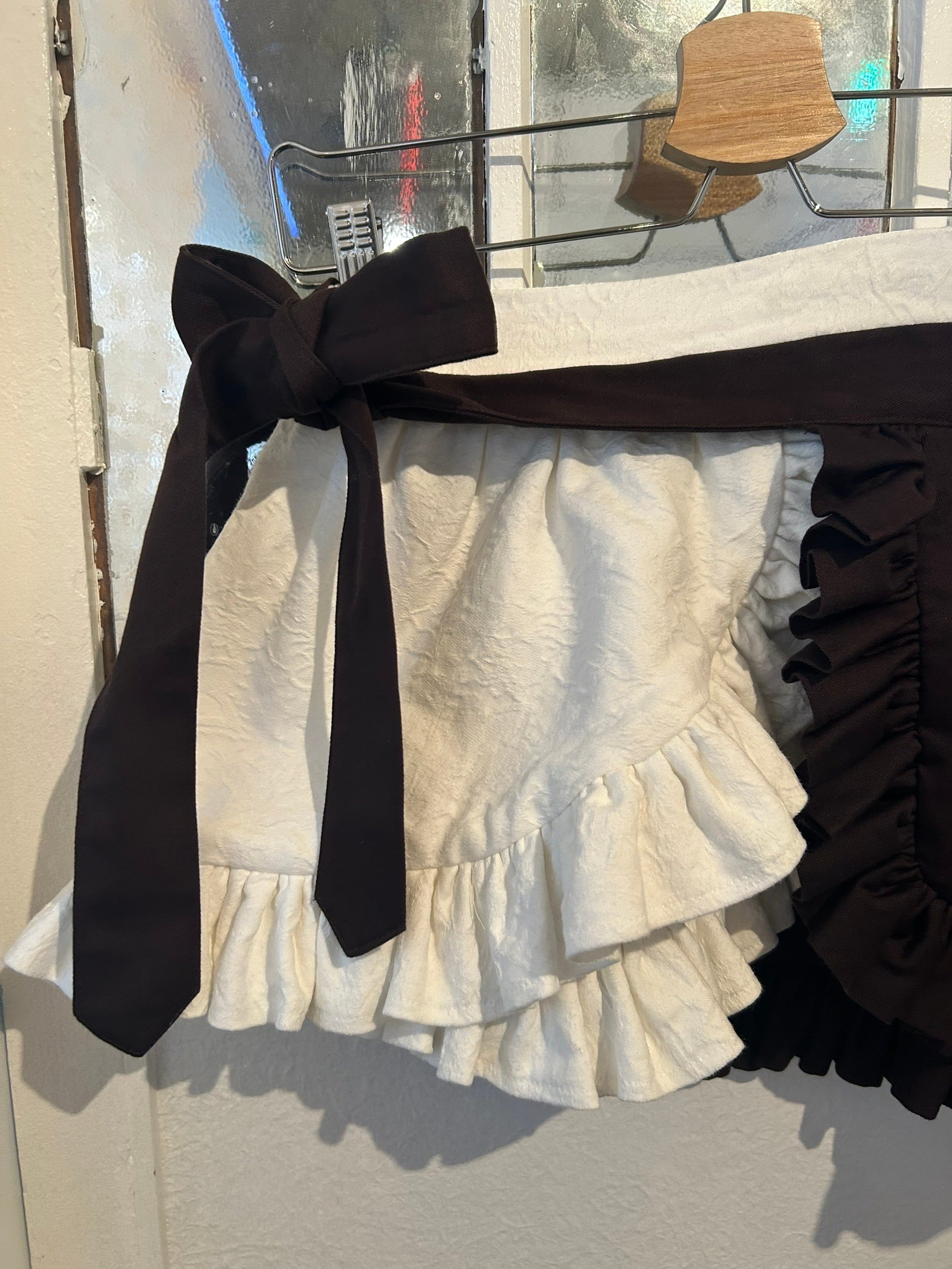Ans Dotsloevner apron skirt mini / brown white | itimi