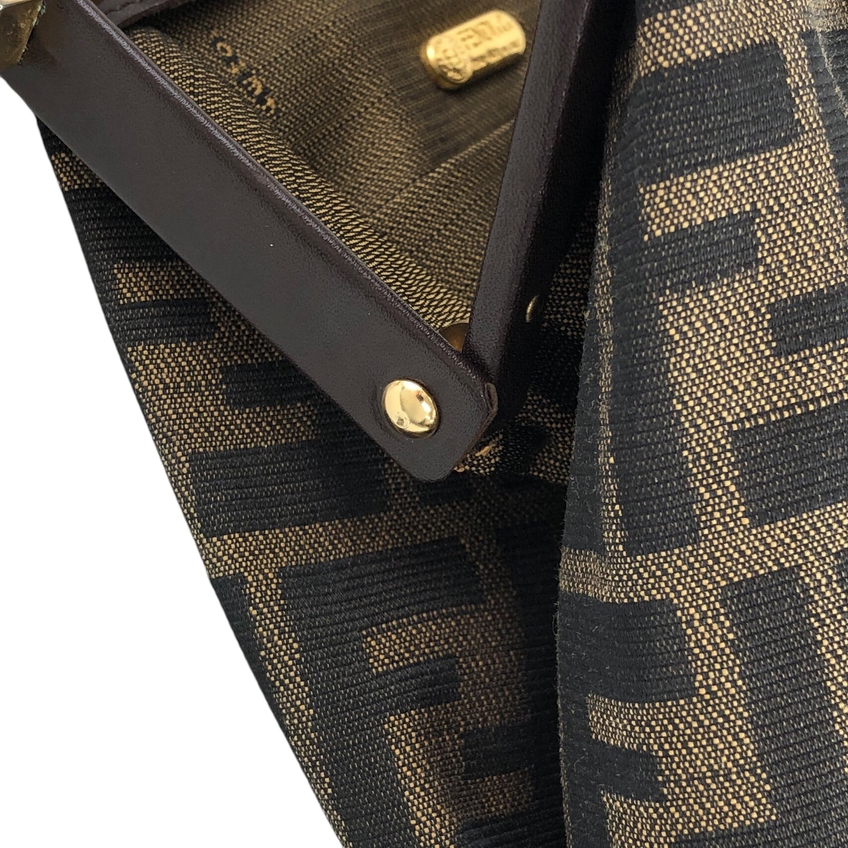 FENDI フェンディ ズッカ ショルダーバッグ ブラウン FF キャンバス