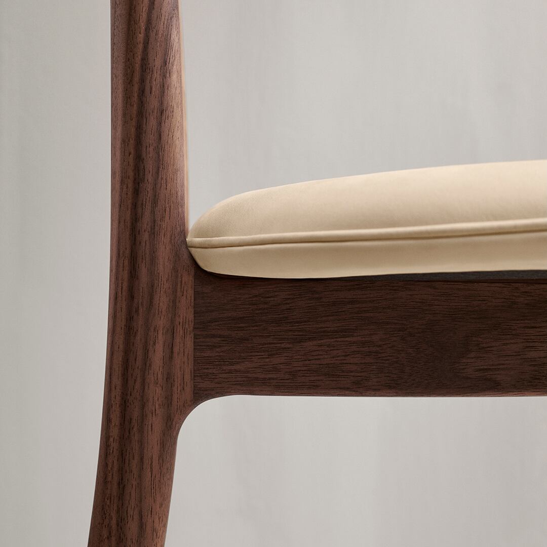 OW58 T-チェア ウォルナット オイル ナチュラルレザー Sif 90［カール