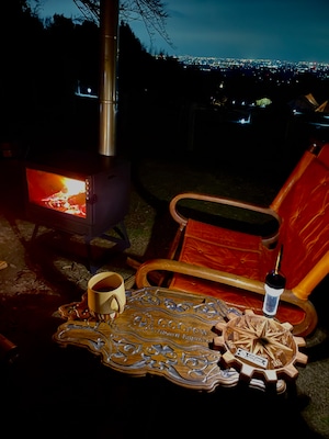 ヴィンテージ風彫刻テーブル（艶消しオイル）