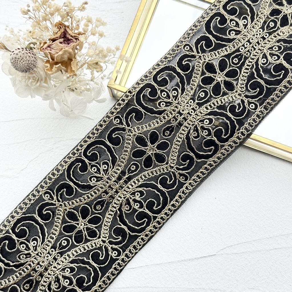 再入荷 ロイヤルブリリアンス [ブラック］インド刺繍リボン 1954