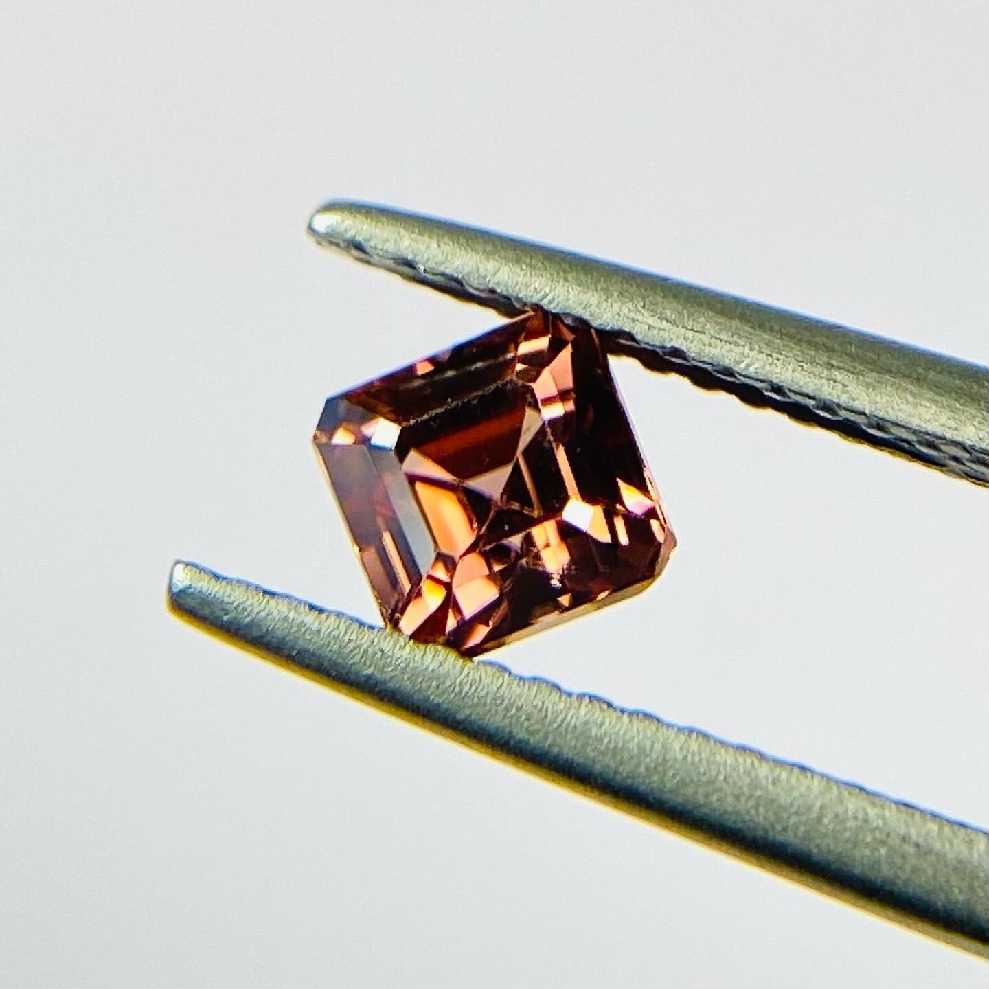 大人ロゼカラー ピンクジルコン