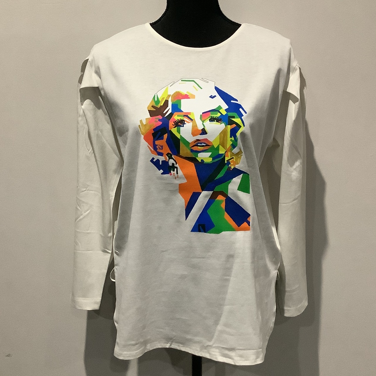 Vivid woman( 鮮やかな女性 ) 袖タックロングTシャツ オフホワイト