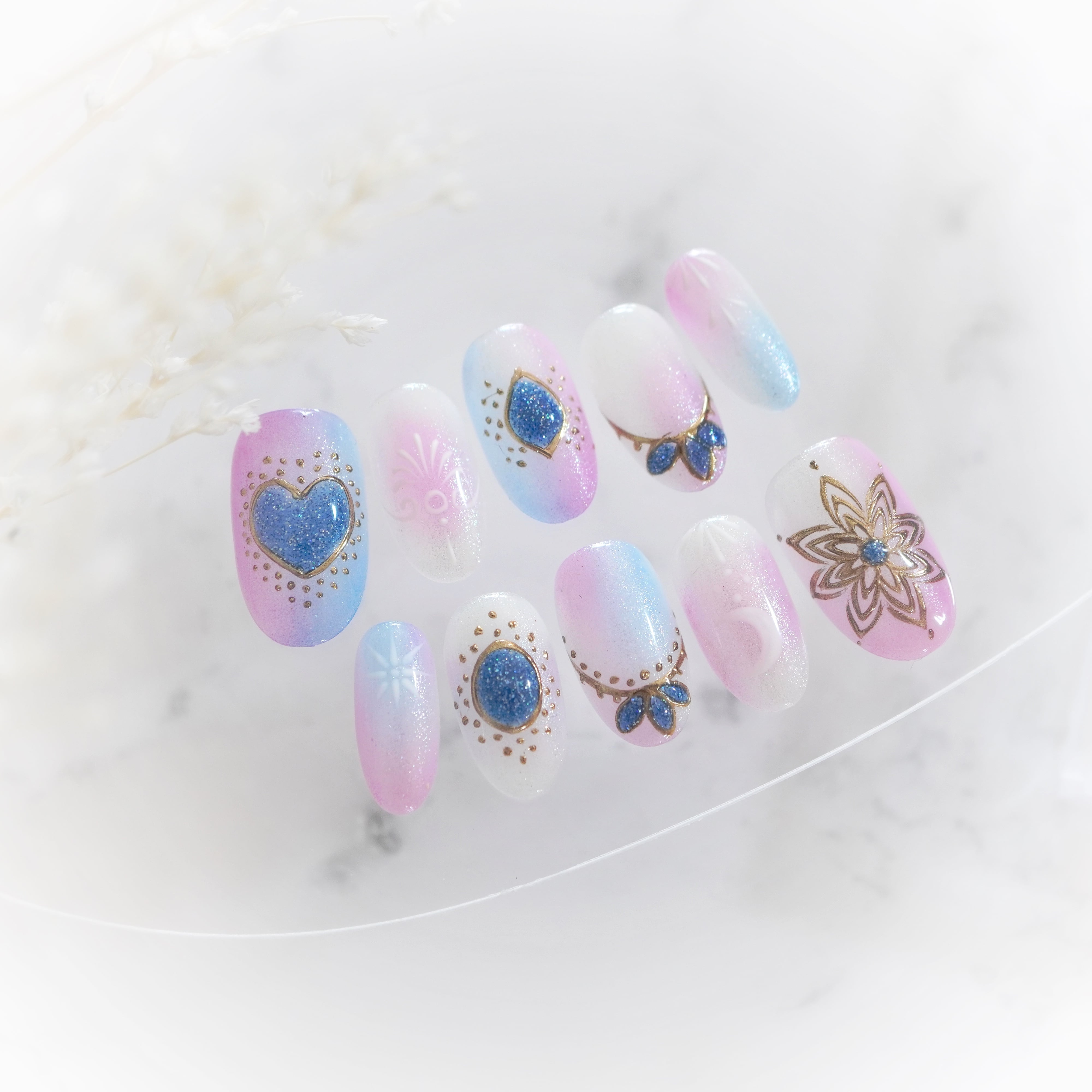 601】ミディアム オーバル／XY170 繰り返し使えるネイルチップ | 指先