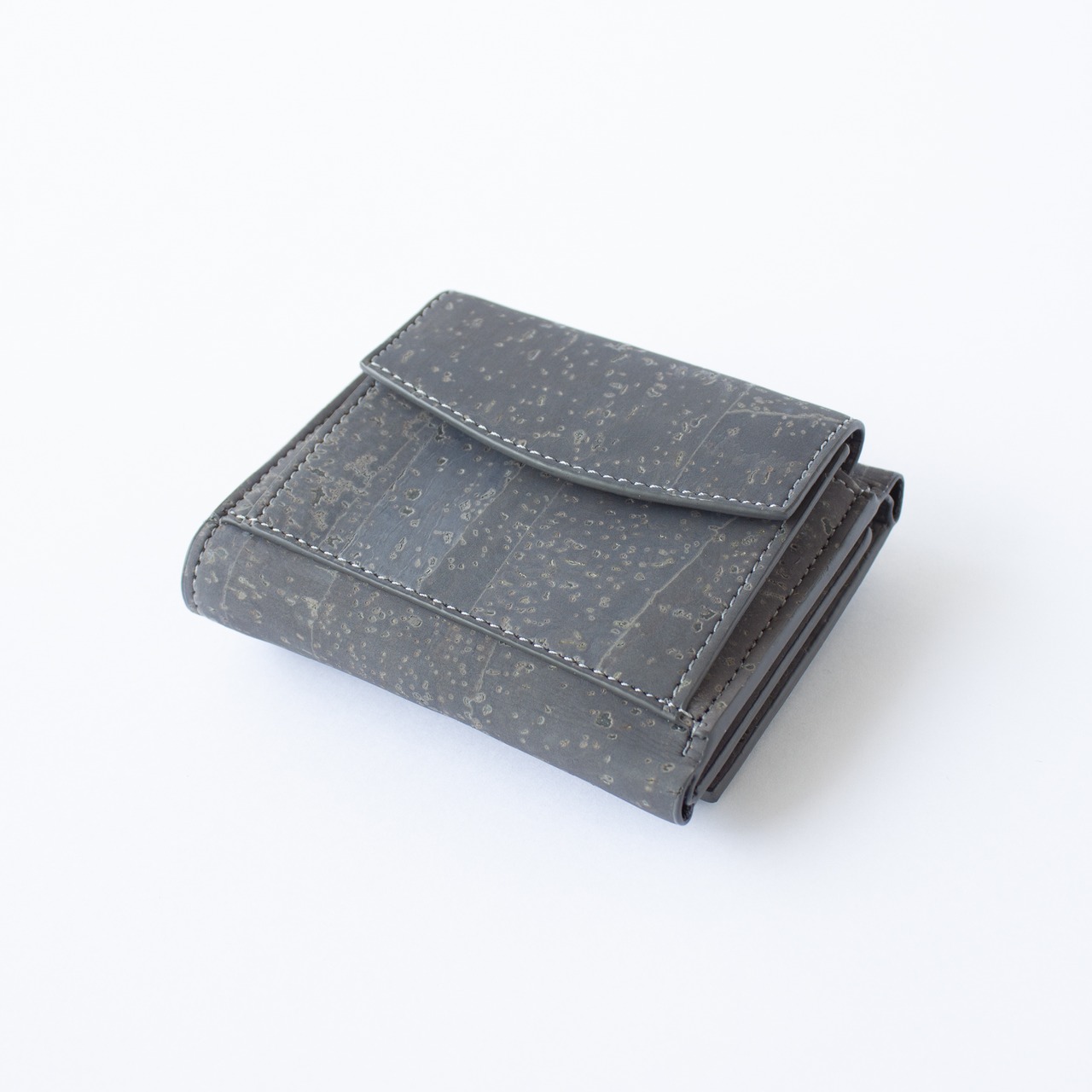 【アウトレットセール】Trifolia　三つ折りコンパクト財布 コルク製 チャコール