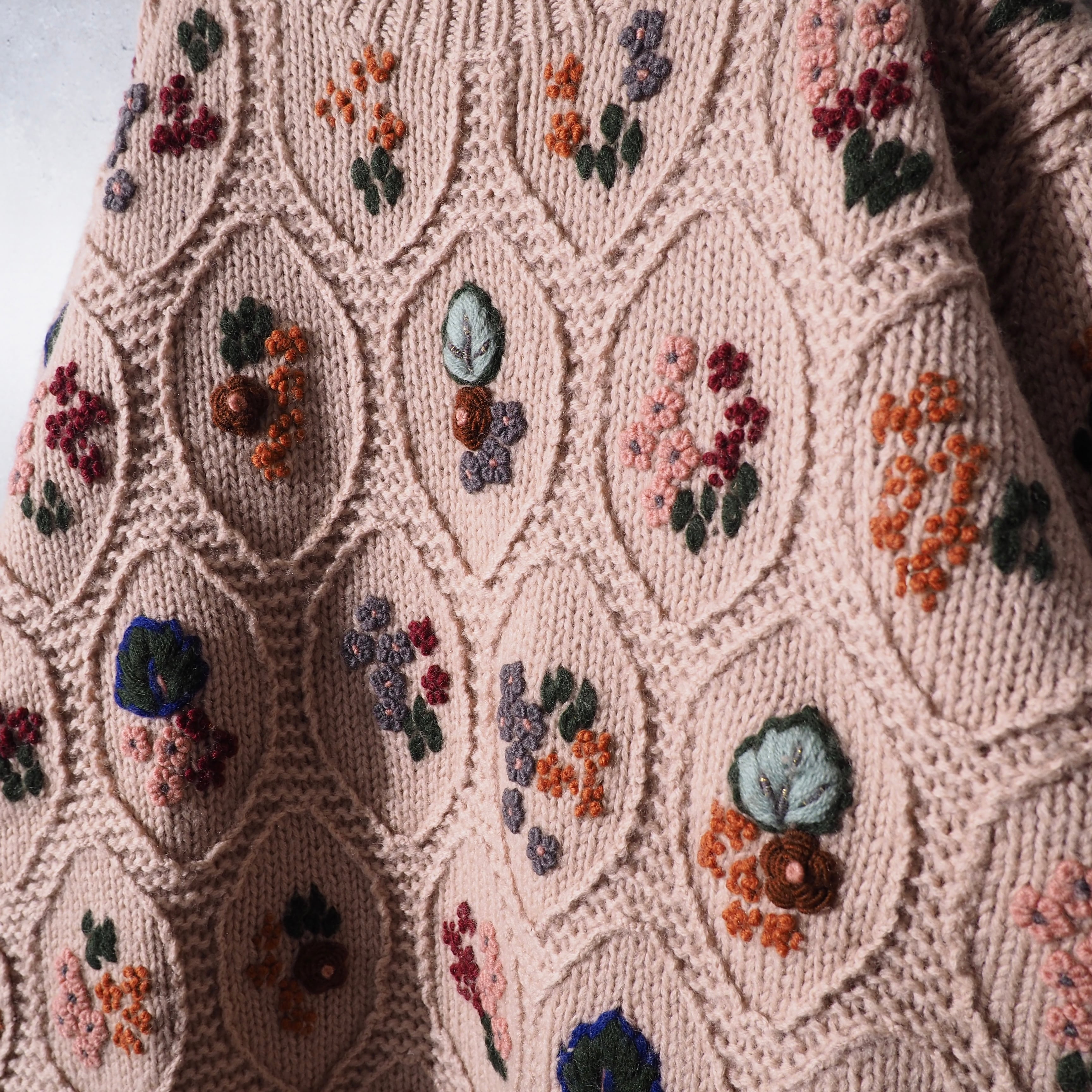 1990s Cherry Blossom Beautiful Flower Embbossed vintage wool Knit