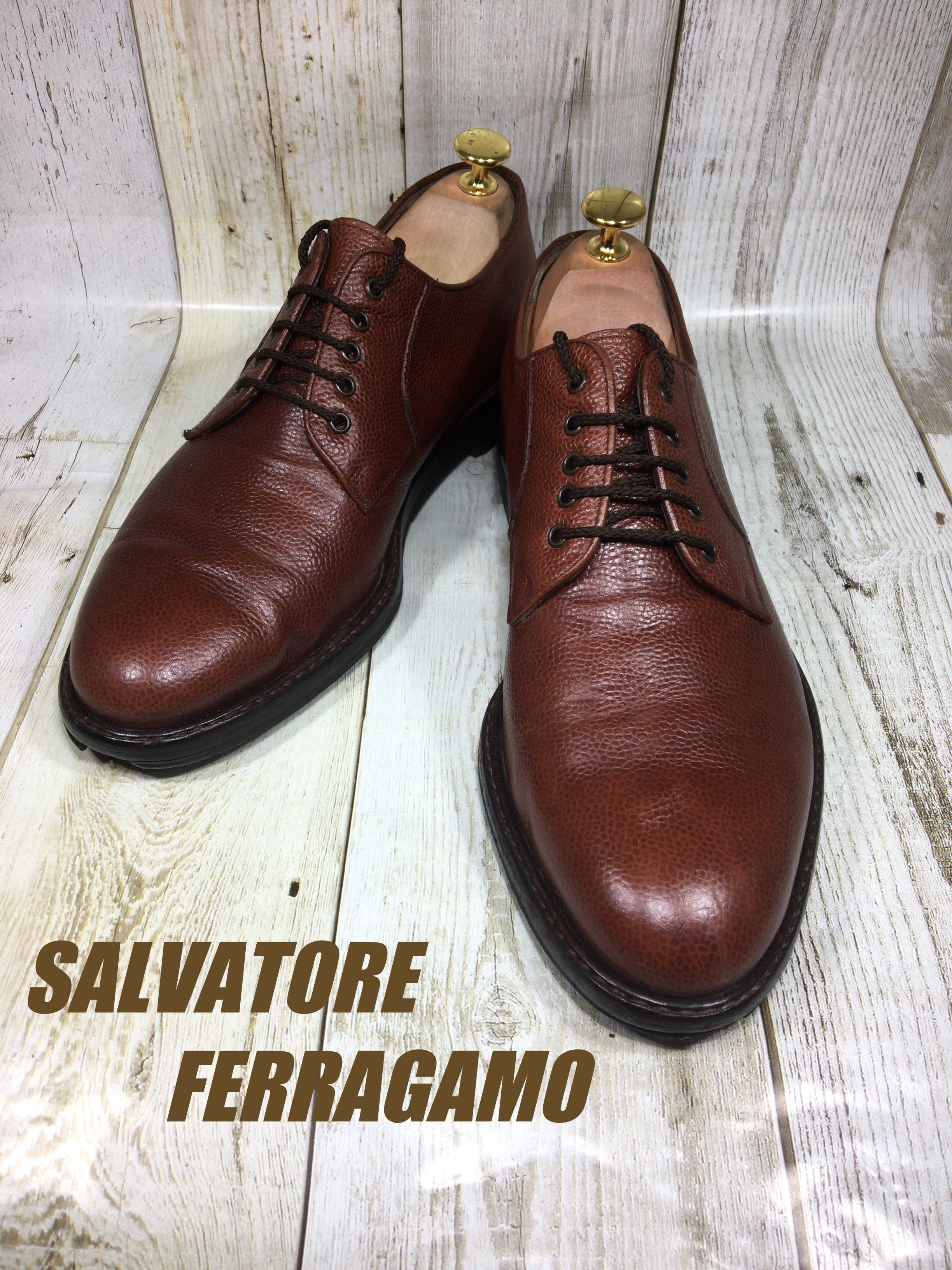 フェラガモ Salvatore Ferragamo プレーンメダリオン 27.5センチ 