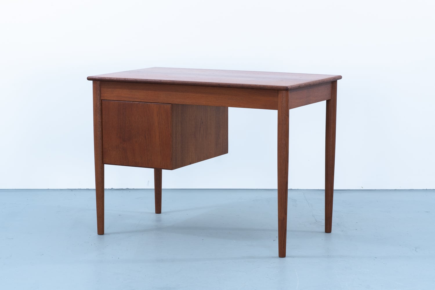 Borge Mogensen | model.131 desk | kaikki gallery | 北欧