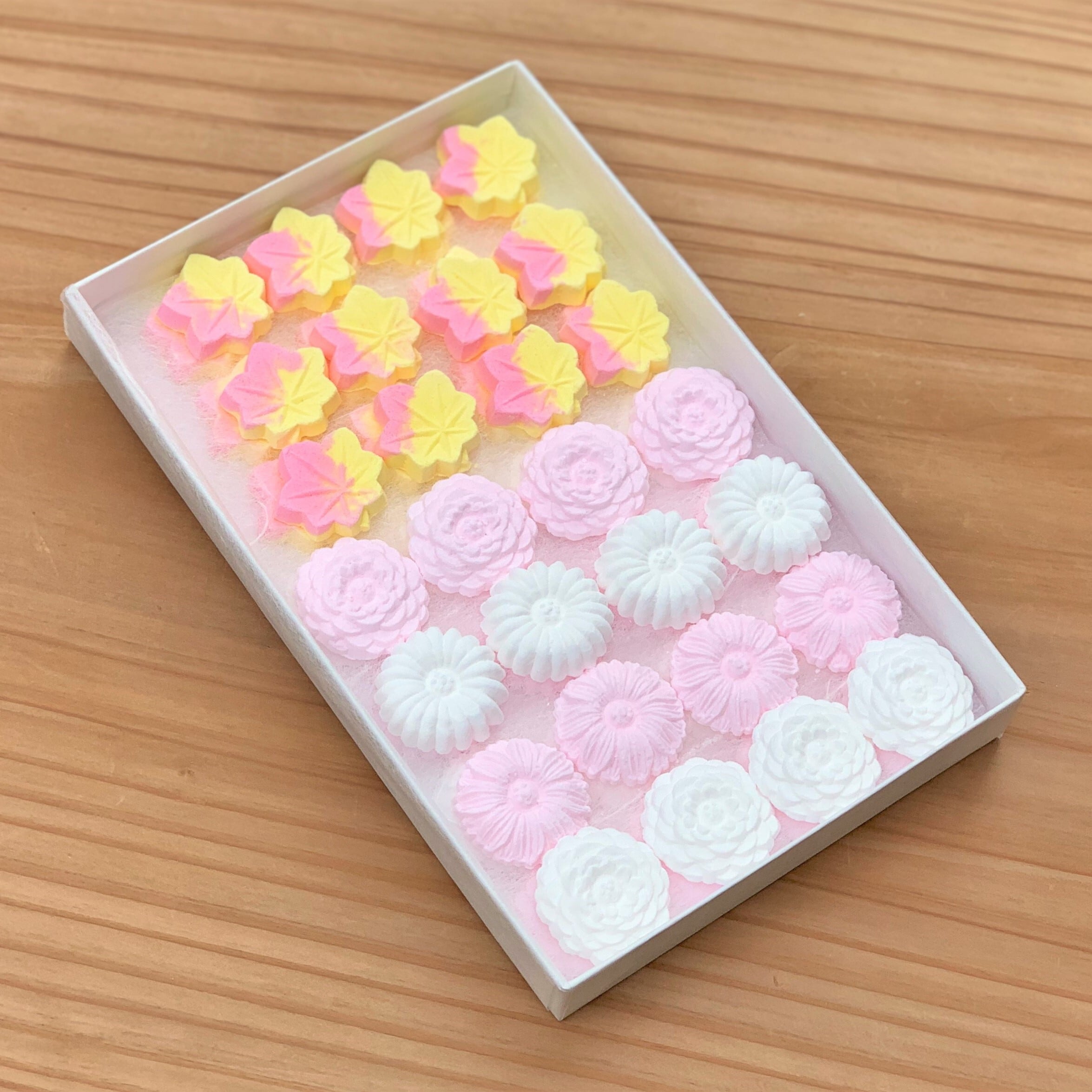 菊と紅葉 56個入