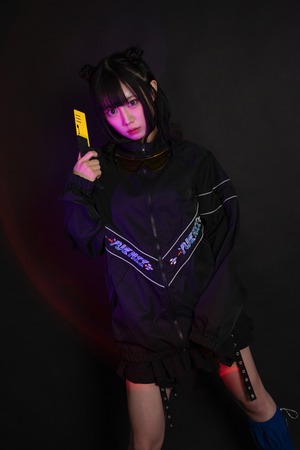 I’m game suit  / black