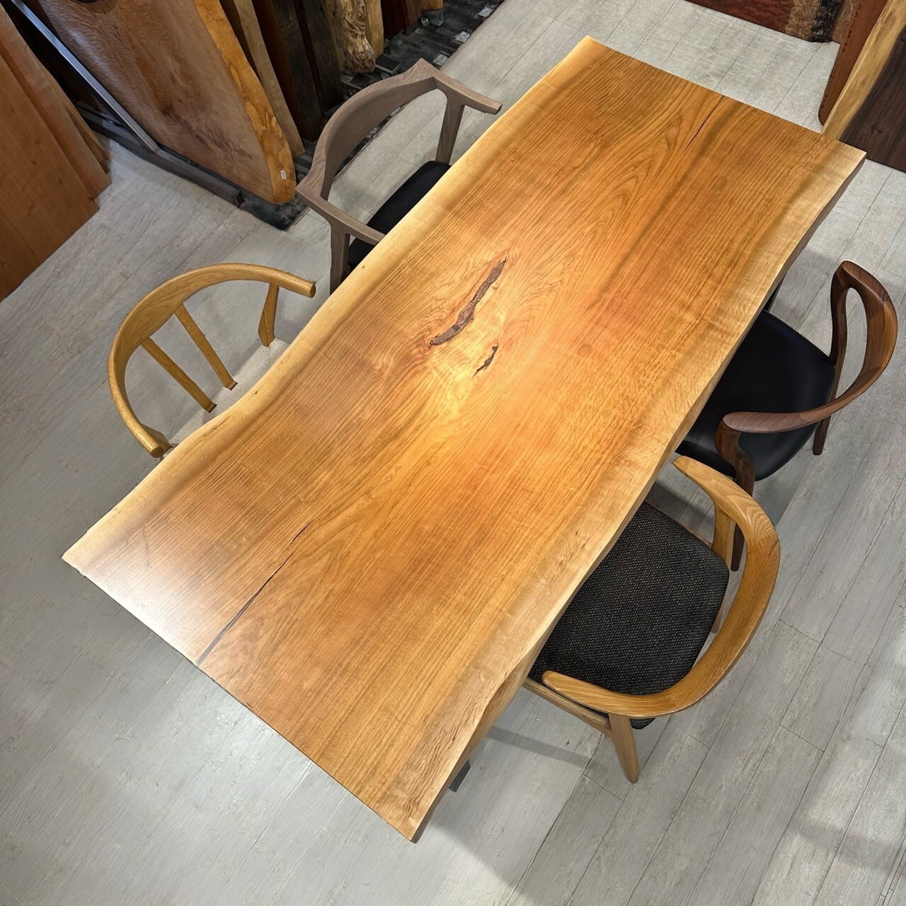 1枚板 テーブル 1500～1800mm未満 | 千年家具 - 一枚板 テーブル専門店
