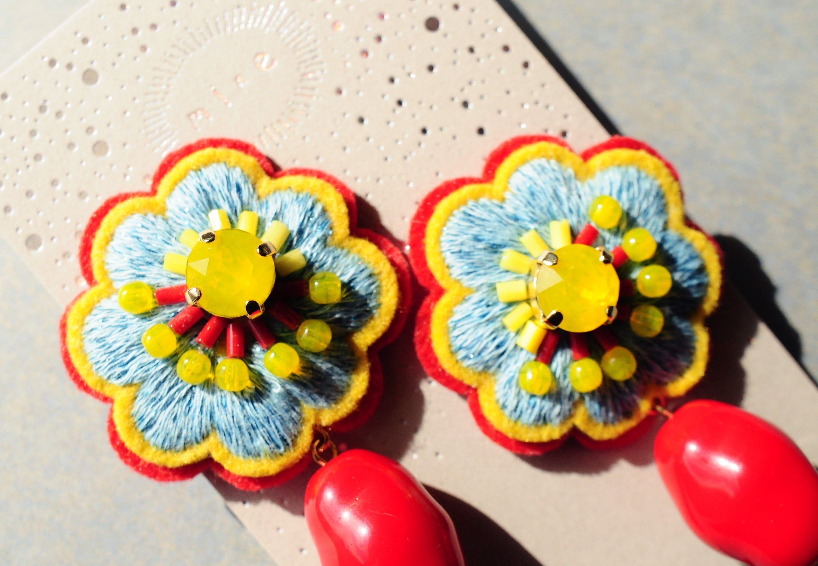 < No Name ~名前のない花~ >『 MIZUIRO×KIIRO×AKA 』ピアス