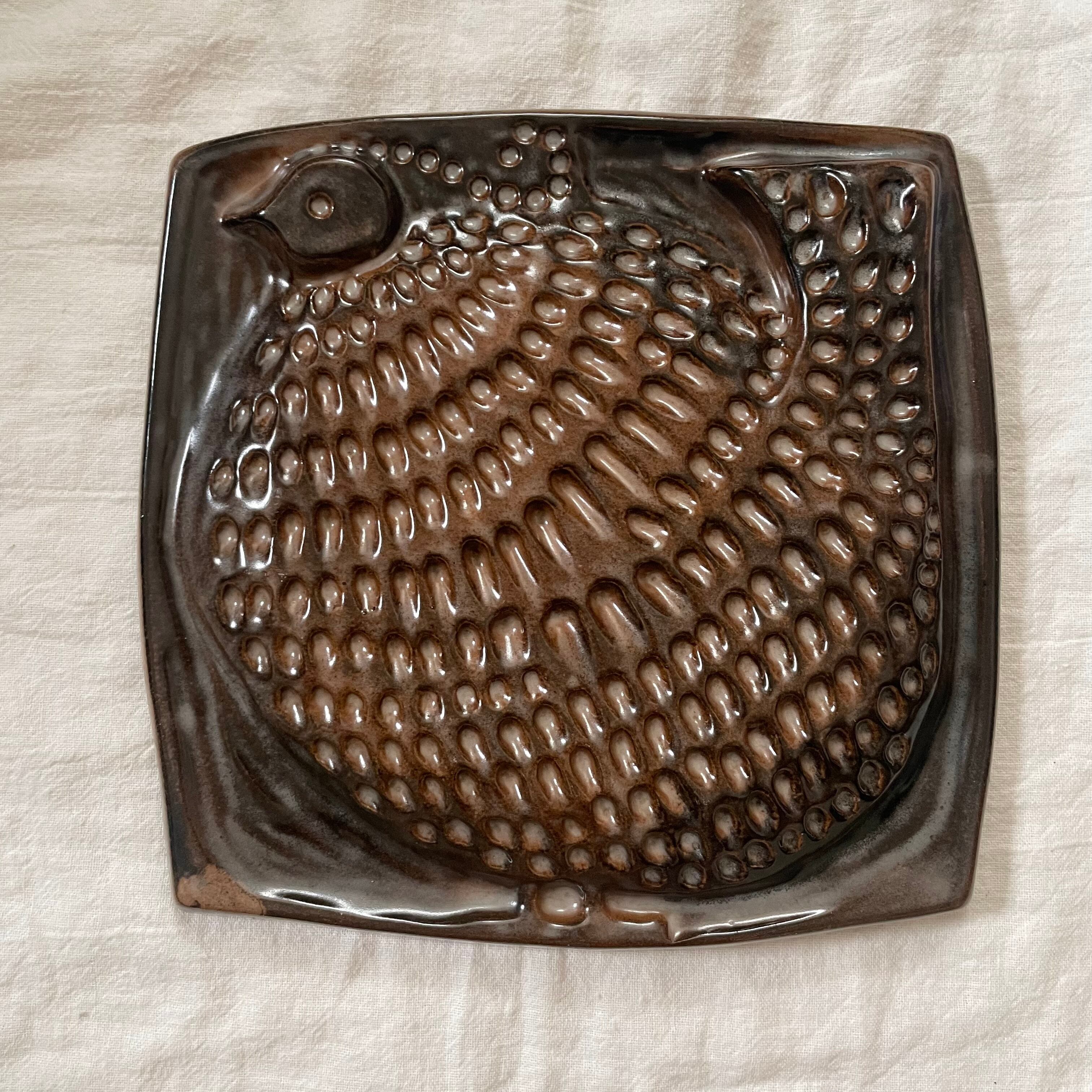 美品　焼物　陶板飾り板　木製土台　壁掛け　雰囲気あるオブジェ　重厚感ある作り 陶板・壁飾り | tsuitachi craft&brocante