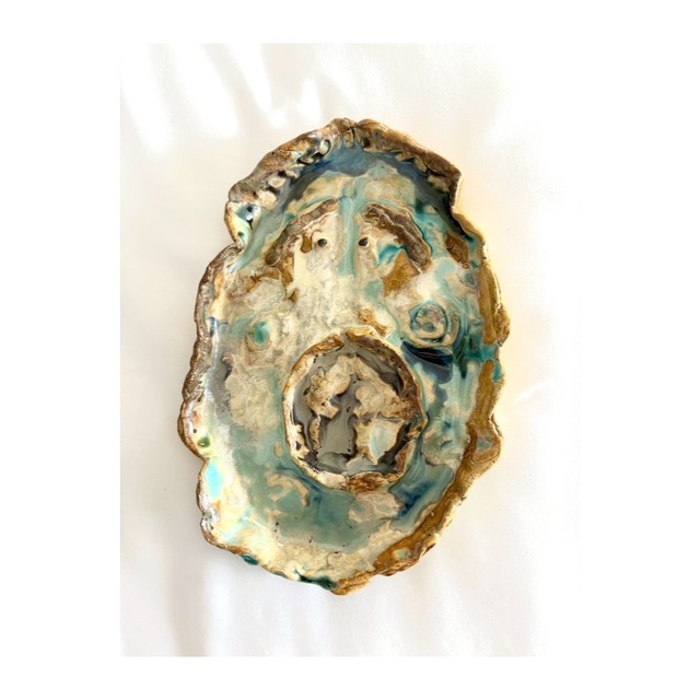 アラキドン　口を開けて青色を浴びた皿としての像