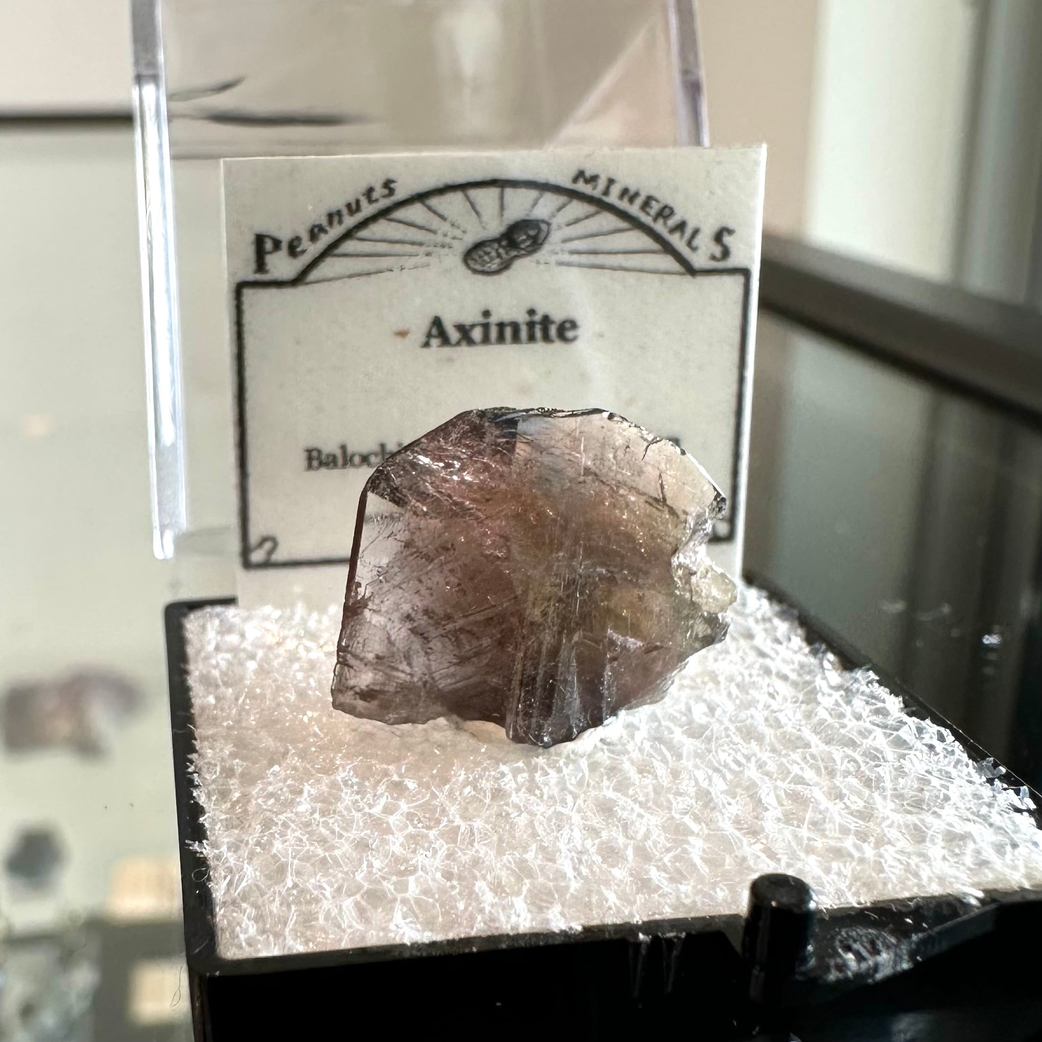 Axinite | PEANUTS MINERALS
