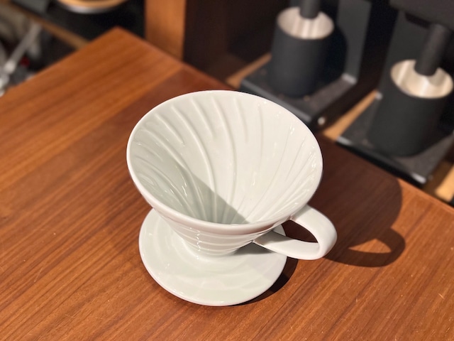 HARIO V60透過ドリッパー 02ホワイト セラミック製