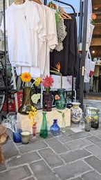 ピンクのチューリップのような花瓶