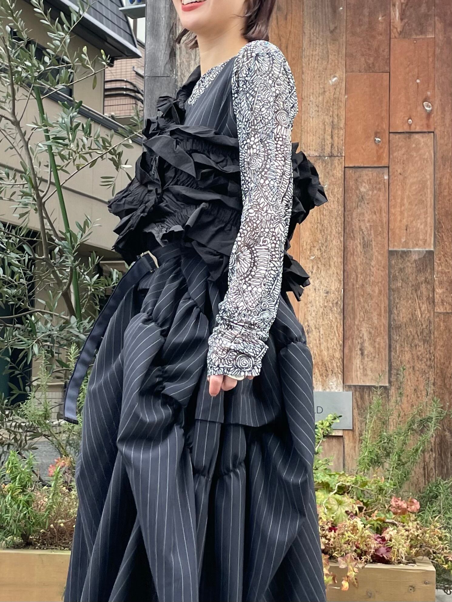 HOUGA ホウガ kiki frill vest カラーBLK トップス
