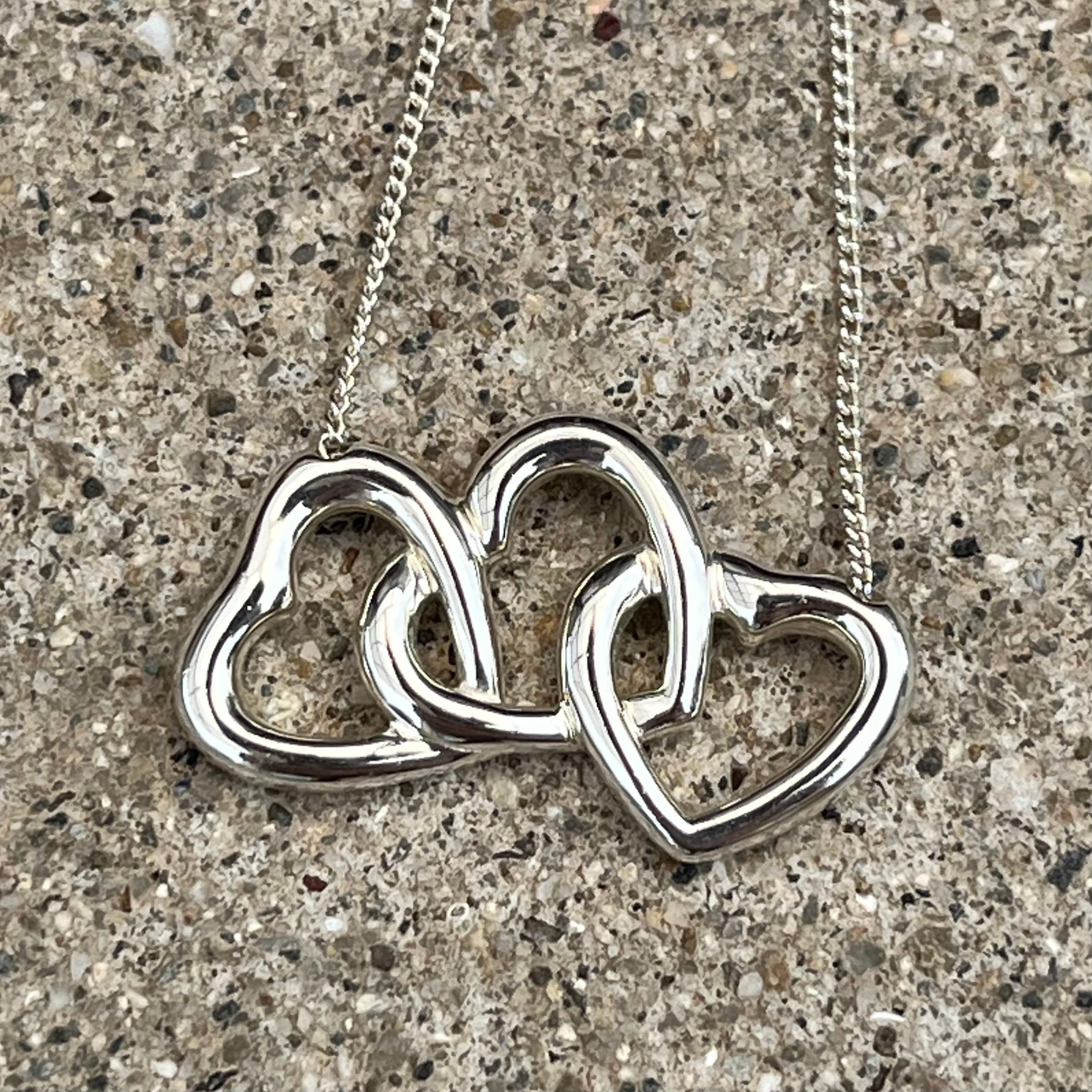 t140)TIFFANY&Co. スクエア トリプル ハート ネックレス SV925 ペンダント レディース ティファニー シルバー 箱付き t140)TIFFANY&Co. スクエア トリプル ハート ネックレス SV925