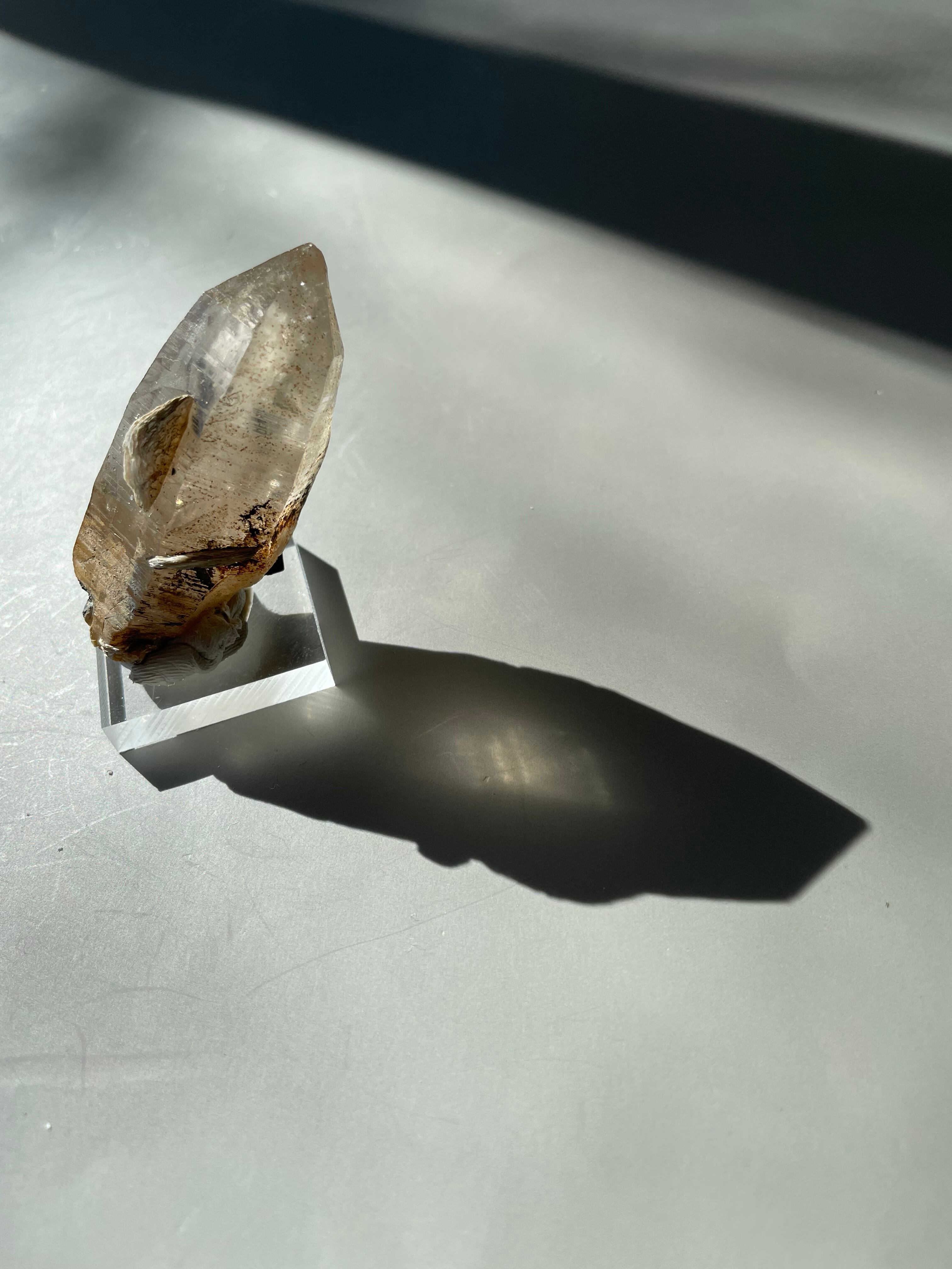 パキスタン　ギルギット　スカルドゥ産　ヒマラヤ水晶　マイカ　ブラックトルマリン　スモーキークォーツ　虹