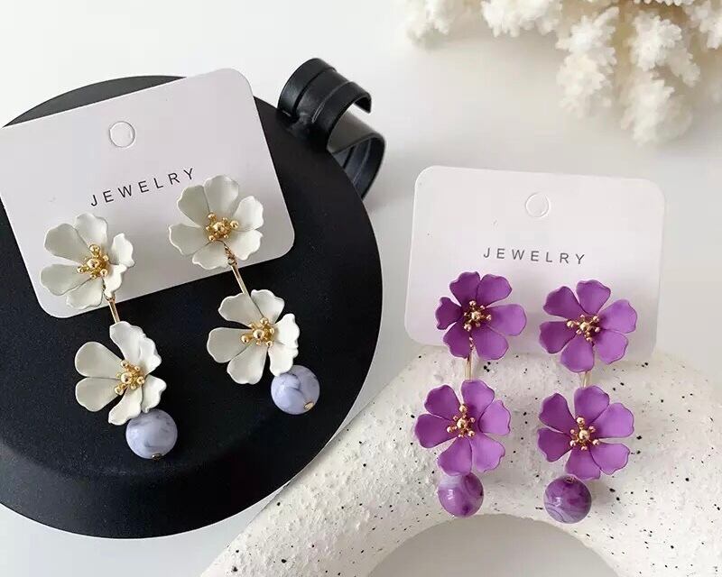 プロミネンスピアス