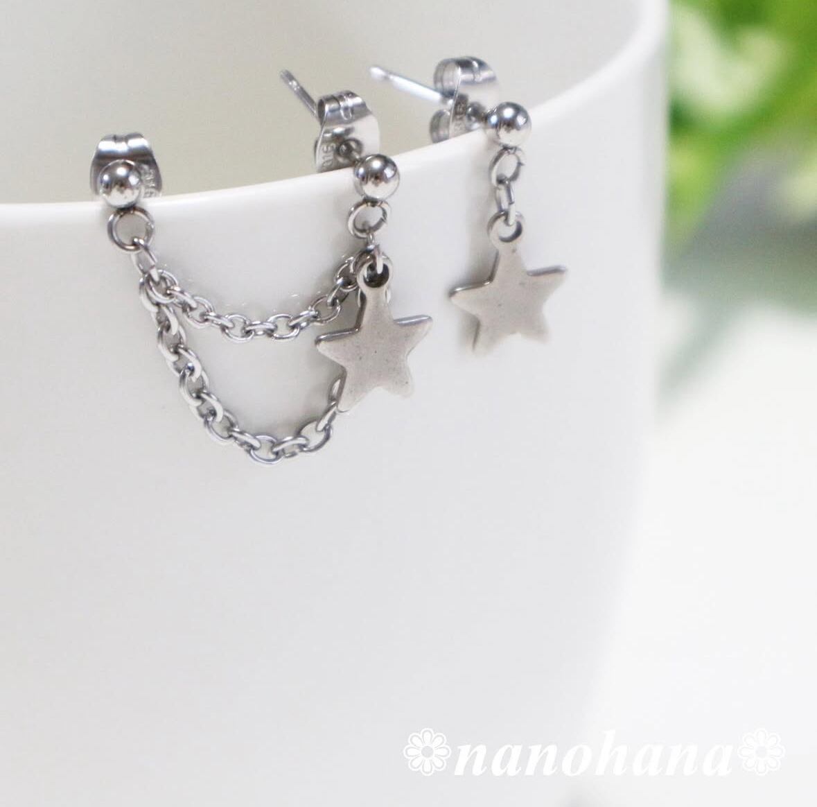 ✴︎ きらり、星が揺れる ✴︎ 《 スター2連チェーンピアス・シルバー