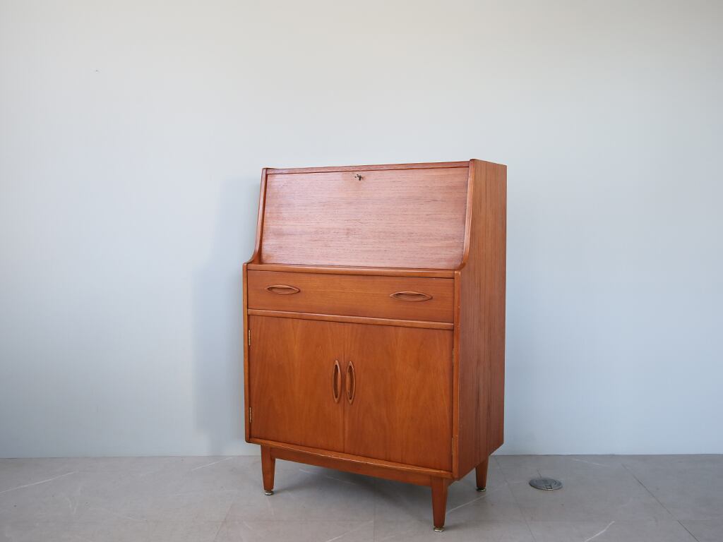 英国アンティーク◇G-PLANジープラン製ラウンドダイニングテーブル