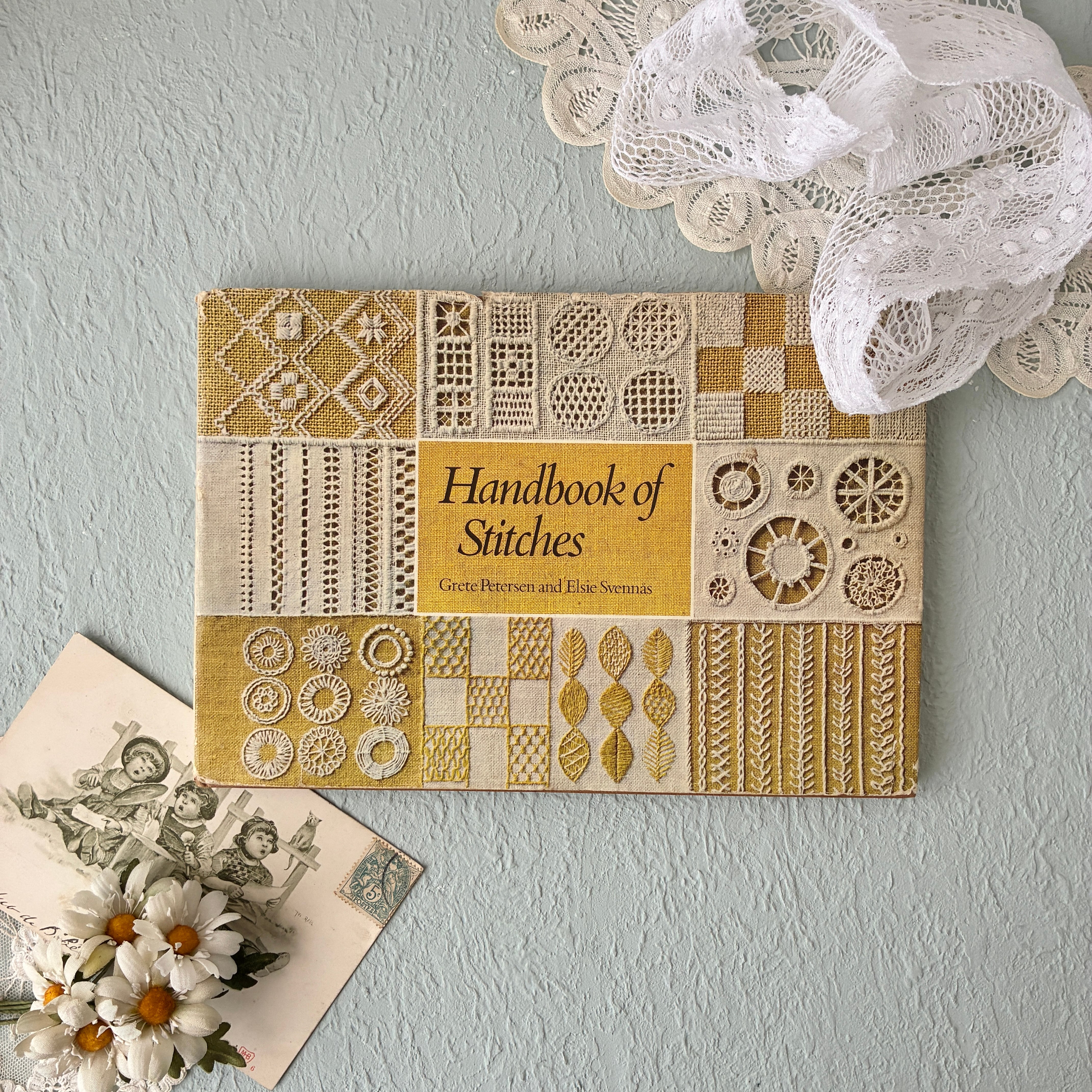 ヴィンテージ刺繍洋書『Handbook of Stitches』