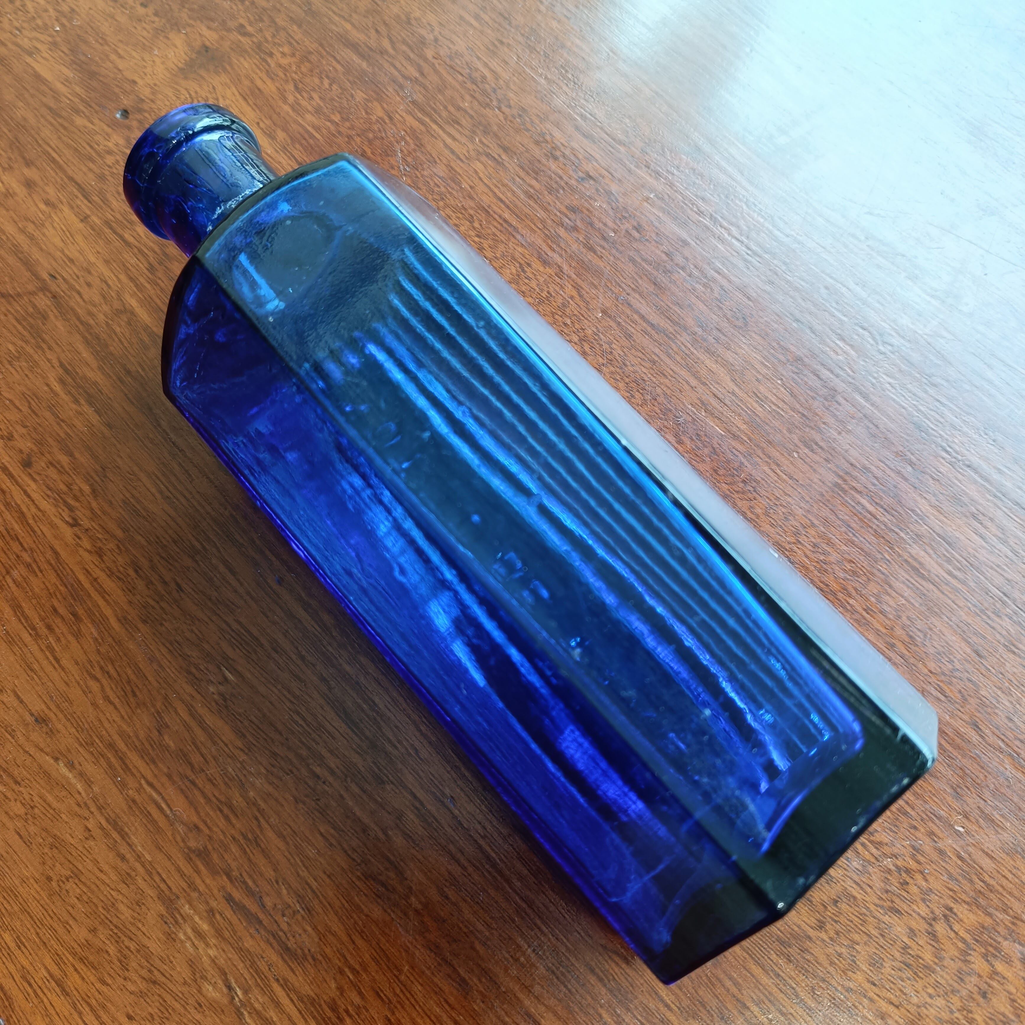 19世紀 英国 実験用 ガラス瓶 ウルフ瓶 Woulff bottle 古道具 ヨーロッパアンティーク グリーンガラス製毒薬ボトル “POISONOUS” 刻印