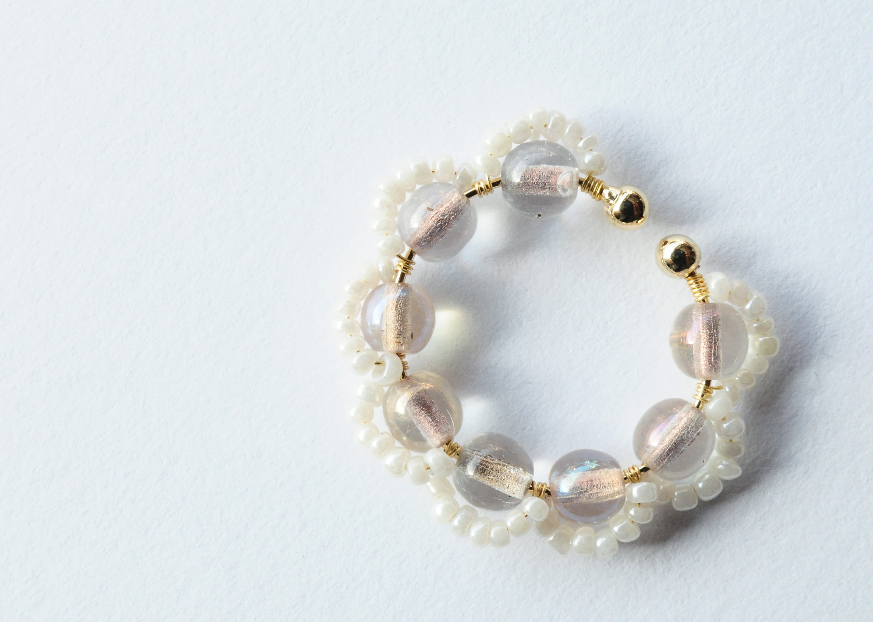 ＜Rollo～イロヅクビジュー～＞イヤーカフ『 Dreamy × Vintage White 』