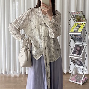 リボンタイ付き レディース トップス ブラウス オーバーサイズ ピンタック ミディアム丈 長袖 ドロップショルダー キャンディスリーブ Vネック 襟なし リボンタイドッキングネック 前開き フロントボタン シワ加工 大人可愛い きれいめ シンプル カジュアル 上品 おしゃれ こなれ感 個性的 存在感 総柄 大理石柄 マーブルパターン 春 秋 ママ 女の子 OL 通勤 学生 学校 通学 デート お出かけ 女子会 休日 韓国 オルチャン コーデ 体型カバー 普段使い ゆる フリーサイズ グレー モノトーン
