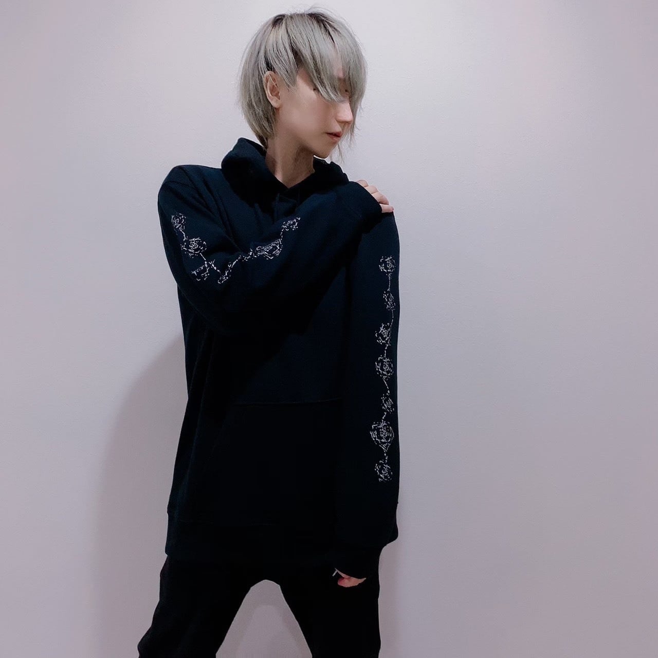 NieR ROSE PULLOVER PARKA　ニーア　パーカー