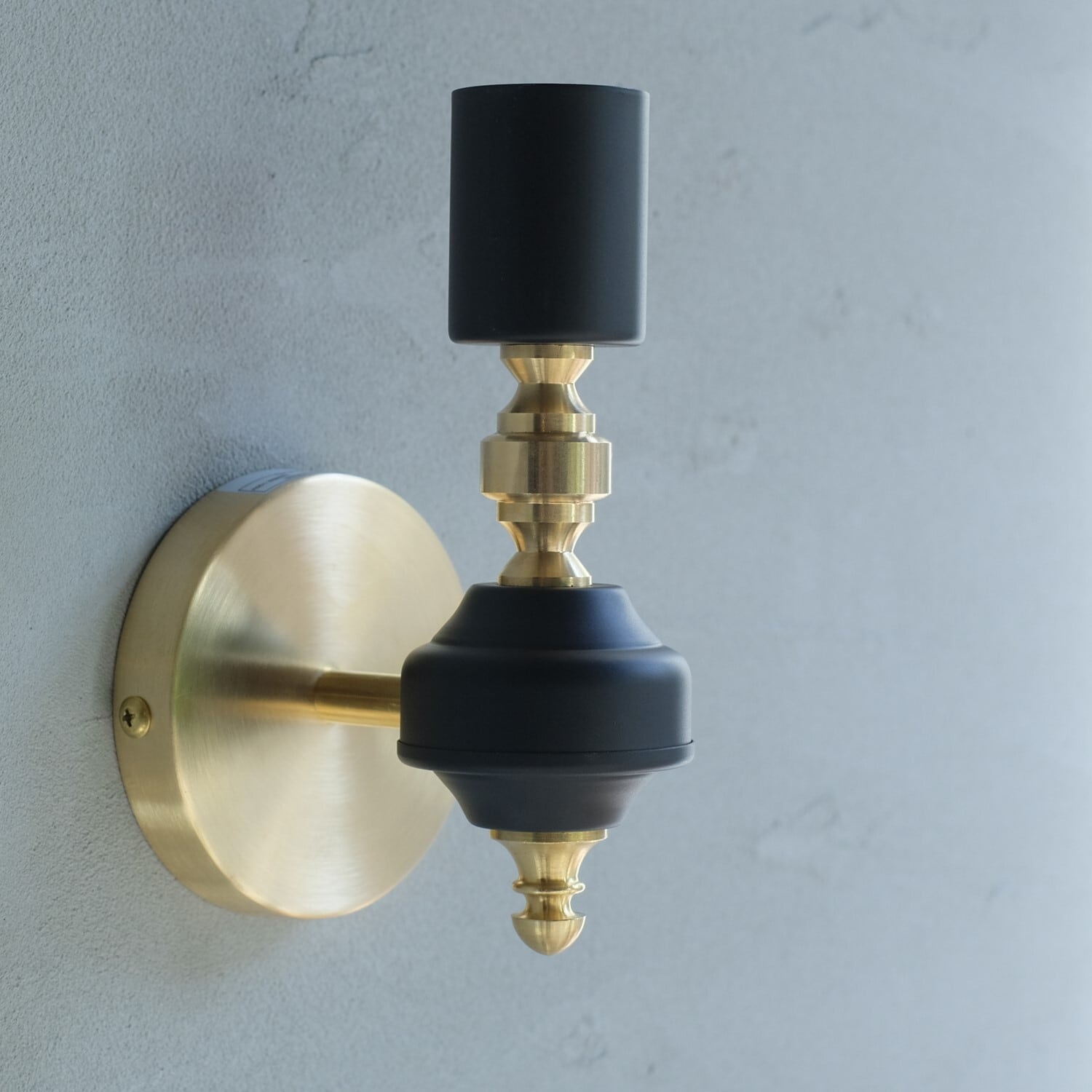 Karia Bracket Lamp | WEST VILLAGE TOKYO
