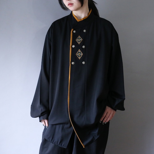 "刺繍" and double antique button over silhouette minimal mode shirt
