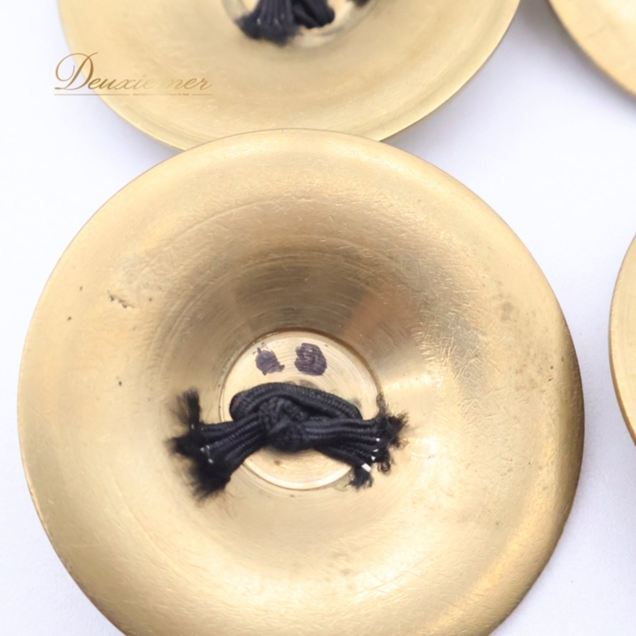 ベリーダンス ジル フィンガーシンバル ミニシンバル 小物 小道具 ゴールド系 金 楽器 ペア 両手 柄 模様 民族舞踊 発表会 舞台 イベント ゴールド フィンガーシンバル 小型 デザイン ダンス小道具 イベント用 伝統舞踊 ステージ