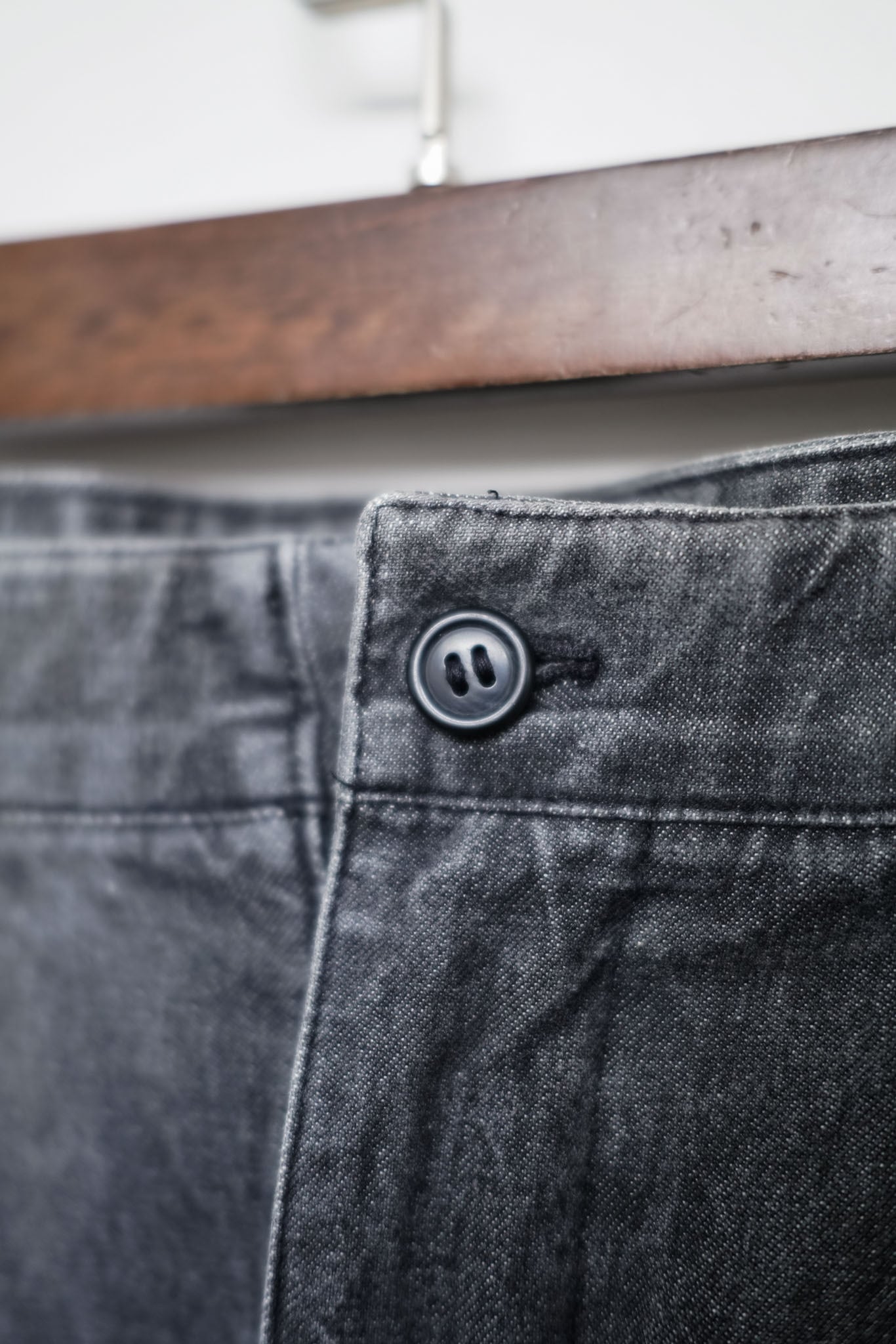 BERNARD ZINS 2プリーツデニムスラックス　DENIM トラウザーズ BERNARD ZINS 2プリーツデニムスラックス DENIM トラウザーズ - メルカリ