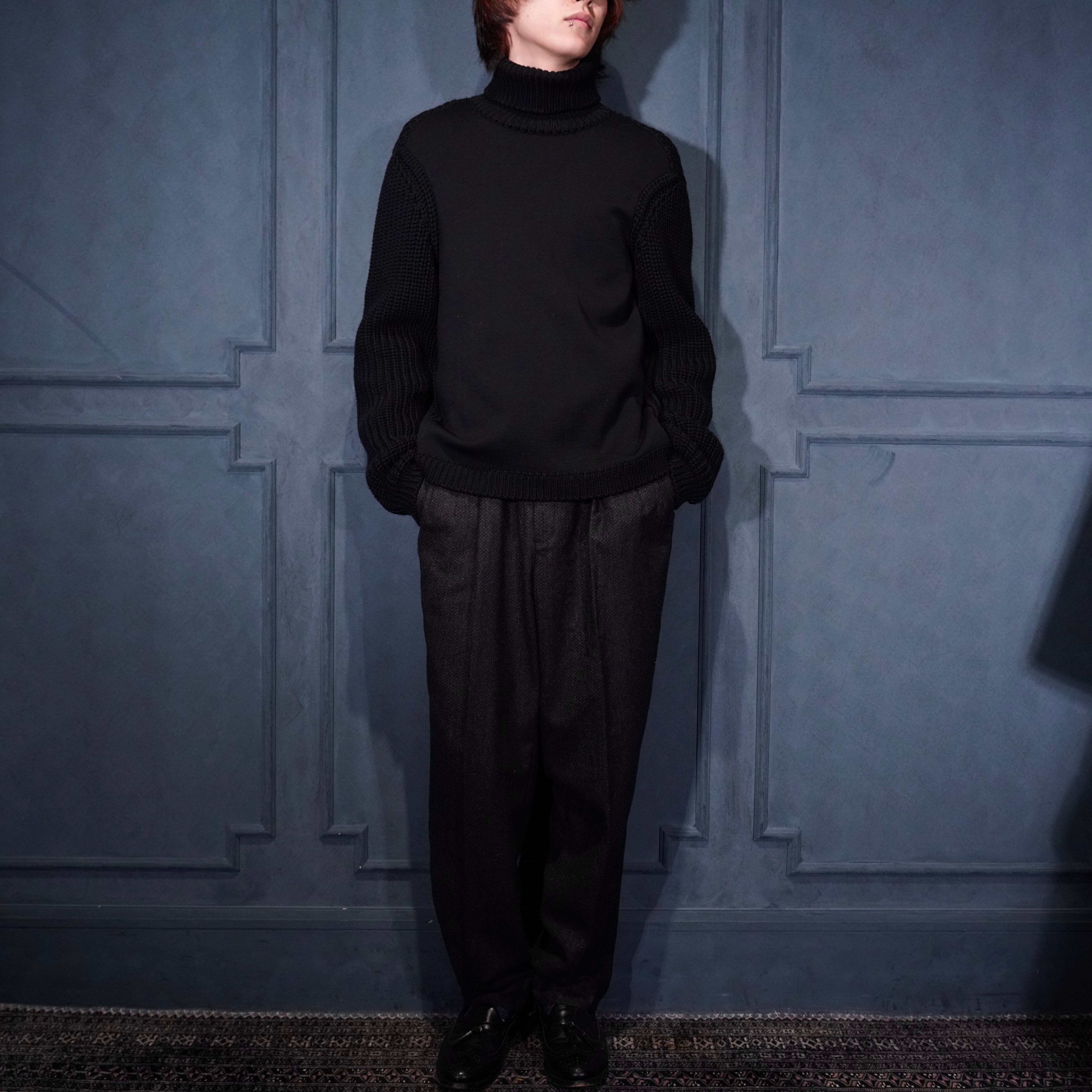 現行タグ Salvatore Ferragamo 長袖ハイネックニットＳ 紺青白 現行タグ Salvatore Ferragamo 長袖ハイネックニットS 紺青白