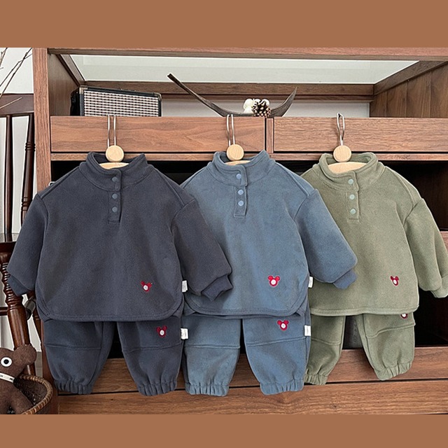 【BABY&KID】冬作裏起毛ボタンハイネックスウェットセット