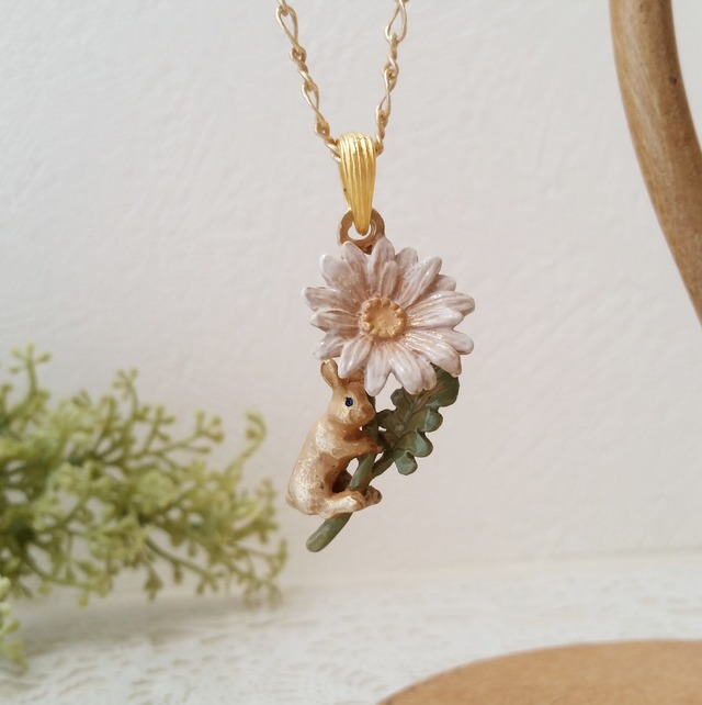 うさぎのヘアゴム‎✿コバルトブルー ネックレス ハンドメイド くすみカラー 花 レジンヘアゴム 大ぶり ゼニスブルー くすみ 紫陽花 レジンヘアゴム