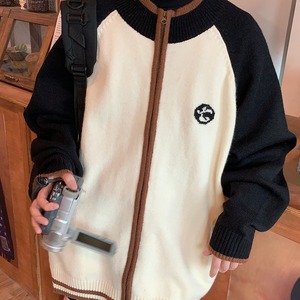 C2白黒ワンちゃんのラグランカーディガン