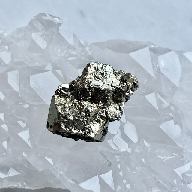 【超美石】パイライト　原石　7267